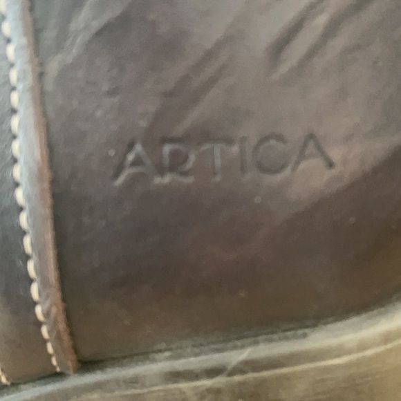 Tall Brown distressed leather felt lined boots - Picture 10 of 10